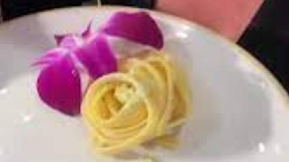 TikTok: mostró el exclusivo, pero pequeño, plato que le sirvieron y se volvió viral.