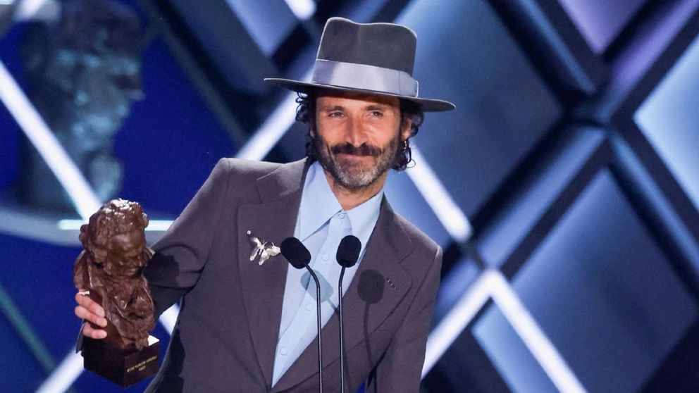 Joaquín Sabina y Leiva ganaron el Premio Goya a la Mejor Canción Original por "Sintiéndolo Mucho"