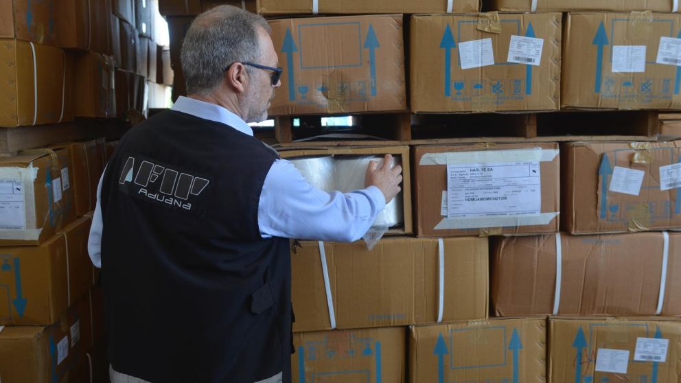 Luego de una denuncia de la Aduana, la Justicia revocó una cautelar para la importación de telas.