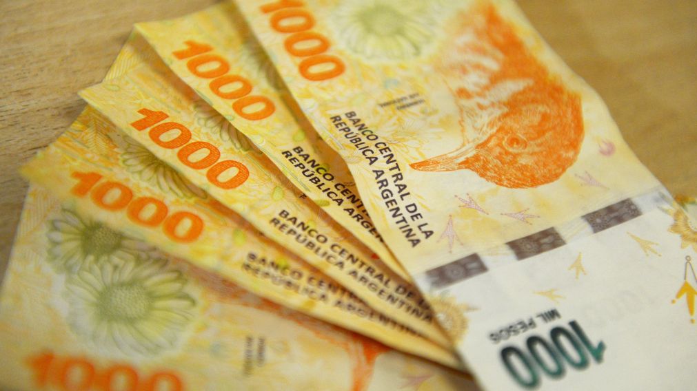 Los pequeños inversionistas analizan cuál es la mejor versión del plazo fijo frente a la inflación.