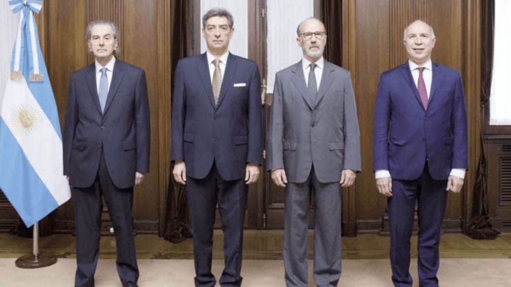 El Gobierno amplió la recusación a los jueces de la Corte Suprema.