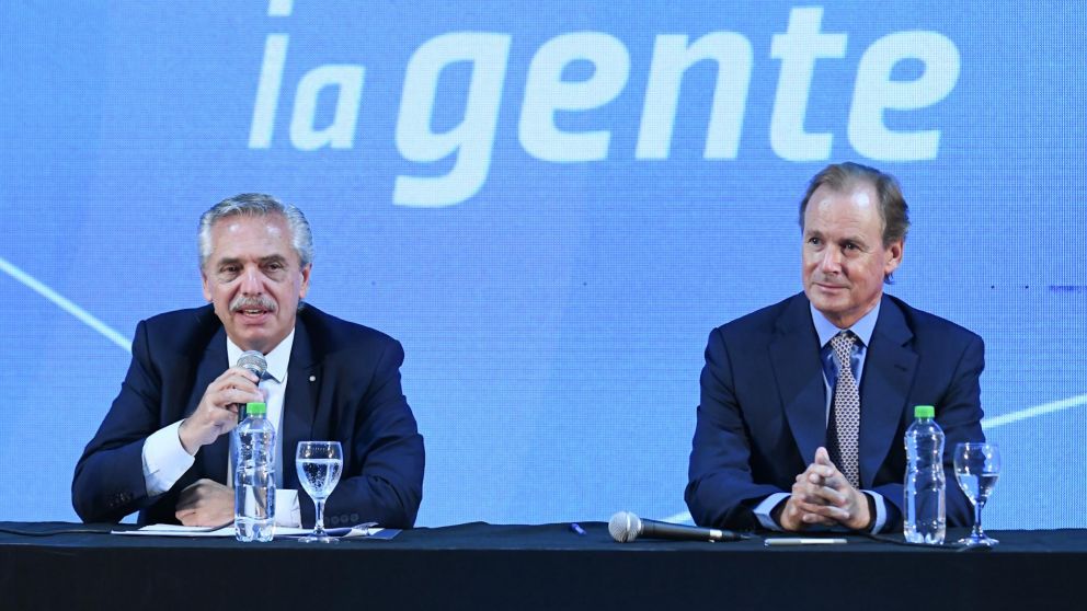 Alberto Fernández junto a Gustavo Bordet.