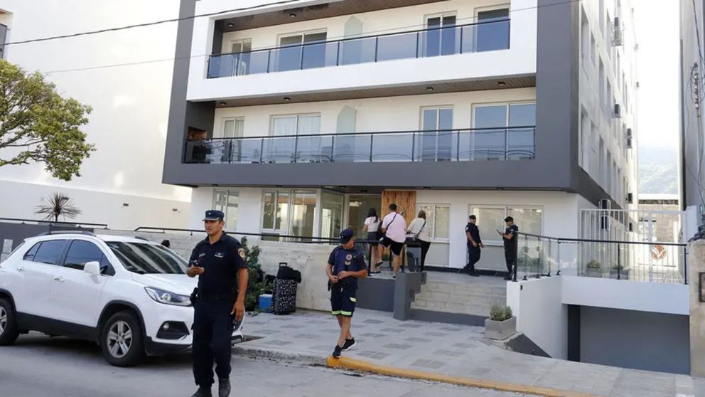 Una beba de dos años cayó desde el quinto piso de un edificio y permanece internada en grave estado (Imagen La Voz).