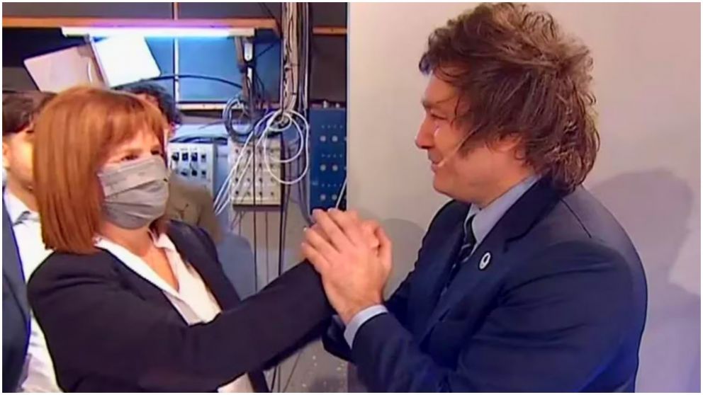 El precandidato a presidente y diputado, Javier Milei, negó rotundamente ser parte de Juntos por el Cambio.