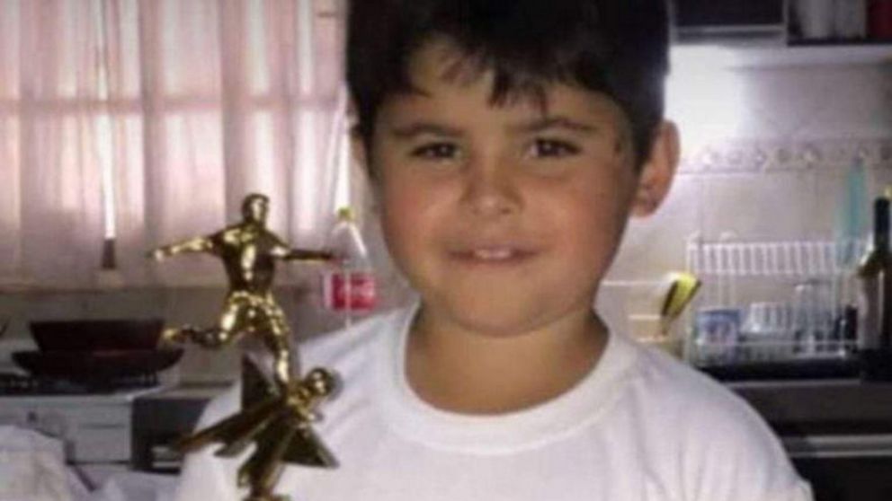 Intensa búsqueda de nene de 8 años que habría sido secuestrado por sus padres, sobre quienes pesa un pedido de captura