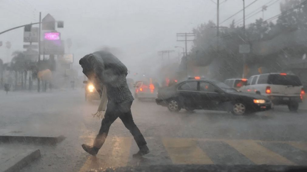 11 provincias fueron advertidas por el Servicio Meteorológico Nacional: esperan fuertes lluvias y ráfagas de viento.