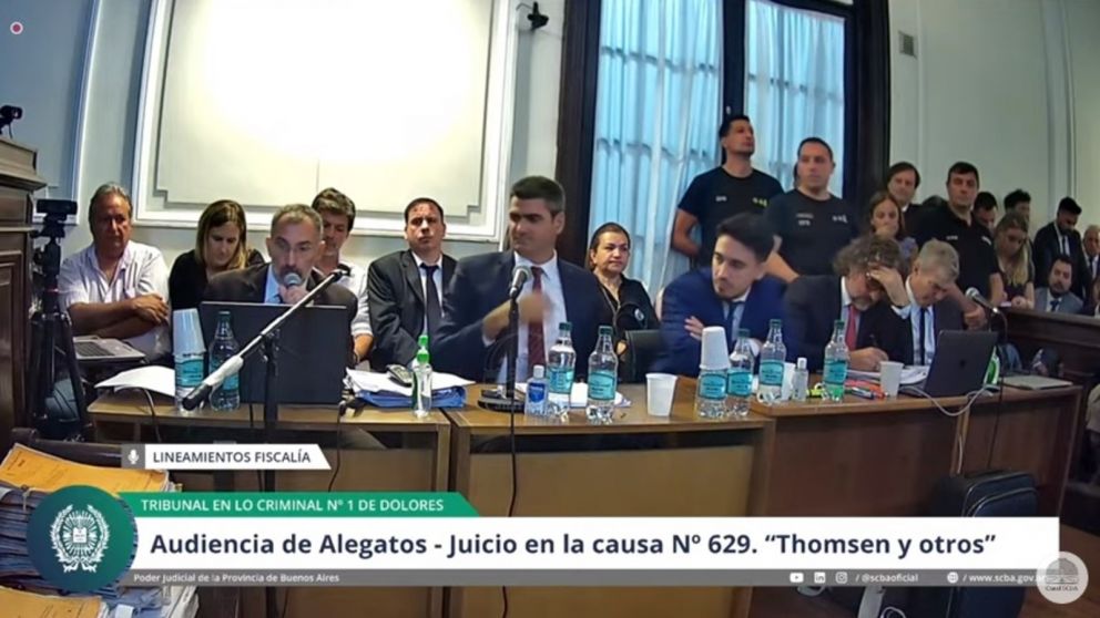 El fiscal Gustavo García fue quien tuvo a su cargo el inicio del alegato de la fiscalia en el juicio por el crimen de Fernando Báez Sosa (Captura de pantalla).