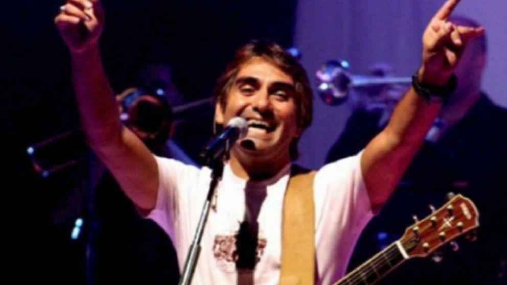 Kike Teruel confirmó con un video su salida y anticipó que revelará los motivos en una transmisión en vivo.