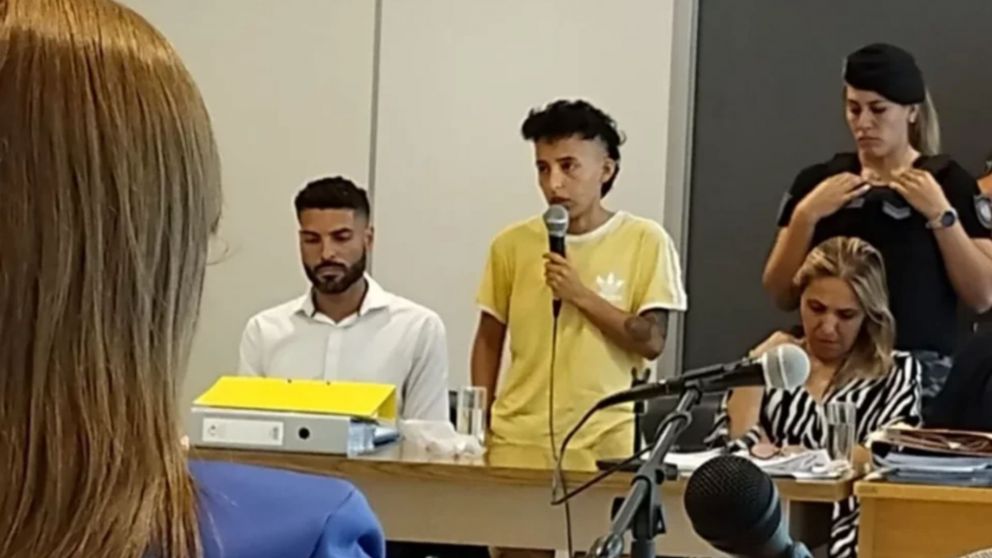 La madrastra de Lucio, Abigail Páez, durante su declaración en el juicio (Gentileza: www.laarena.com.ar).