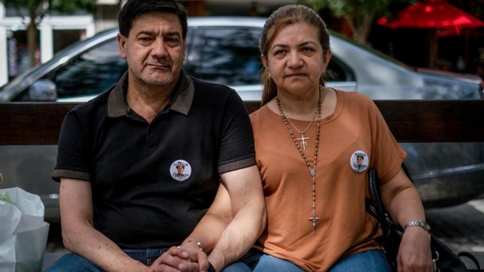 Silvino Báez y Graciela Sosa, los papás de Fernando, el joven asesinado hace tres años en Villa Gesell (Télam).