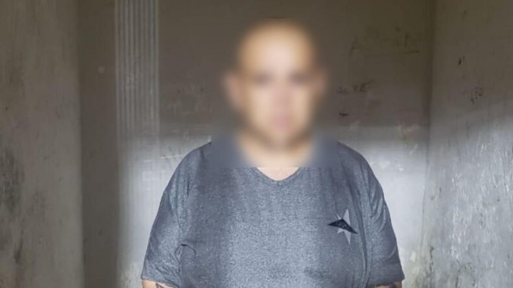 El sospechoso de 42 años que fue capturado por los funcionarios policiales tras ser acusado por el crimen de su empleado.