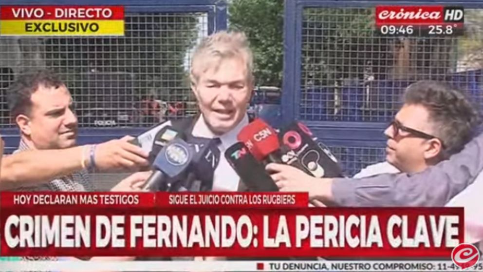 Fernando Burlando, el abogado de la familia de B�ez Sosa, habl� con la prensa ante el comienzo de la s�ptima jornada del juicio.               