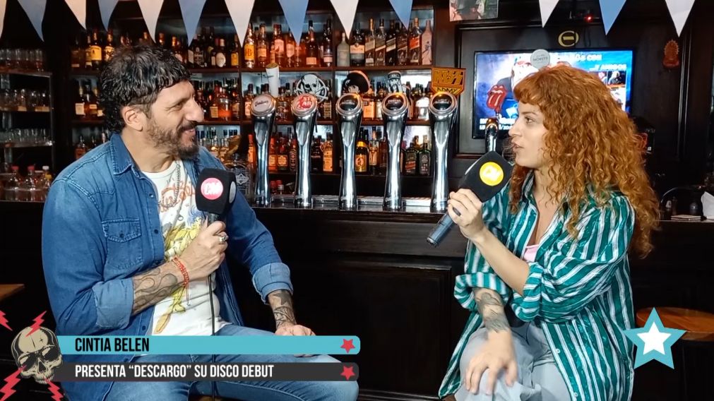 Cintia Belén hablando con Carucha en CM Rock por su disco debut "Descargo"