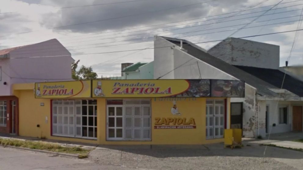 El robo ocurrió en la Panadería Zapiola, ubicada sobre calle Bernardino Rivadavia y Pasaje Laguna Azul, en Río Gallegos
