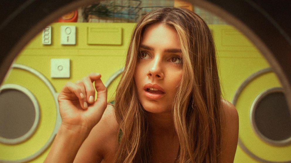 Natalie presentó su nuevo single "Consuelo"