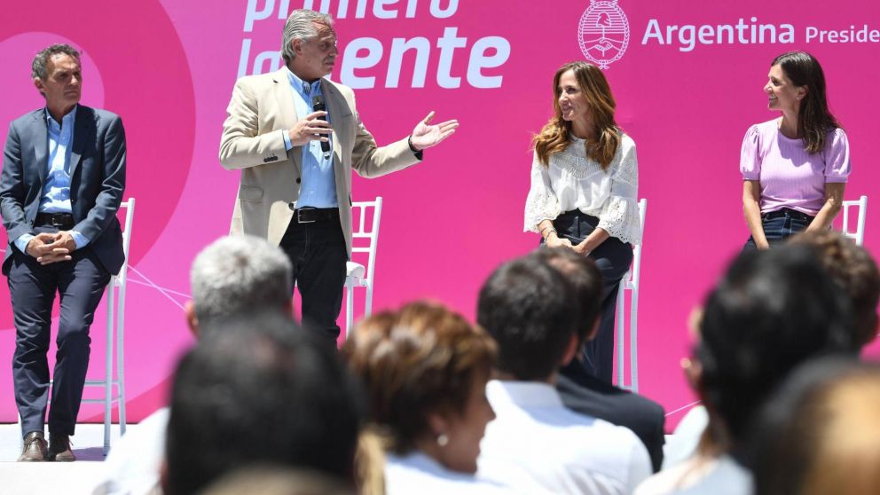 Alberto Fernández anunció la puesta en marcha de la Asignación Universal por Hijo para niños y niñas sin cuidados parentales.