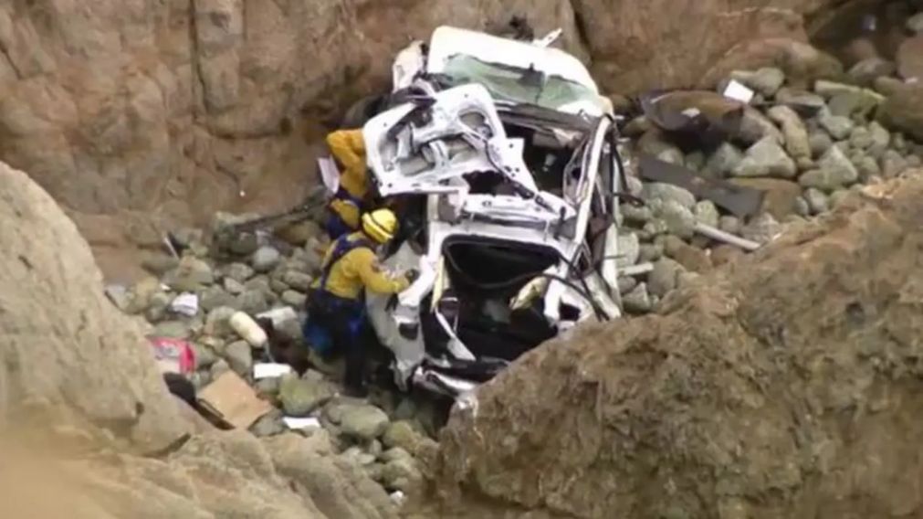 Un hombre fue acusado de intentar matar a su familia arrojando su auto intencionalmente a un acantilado.