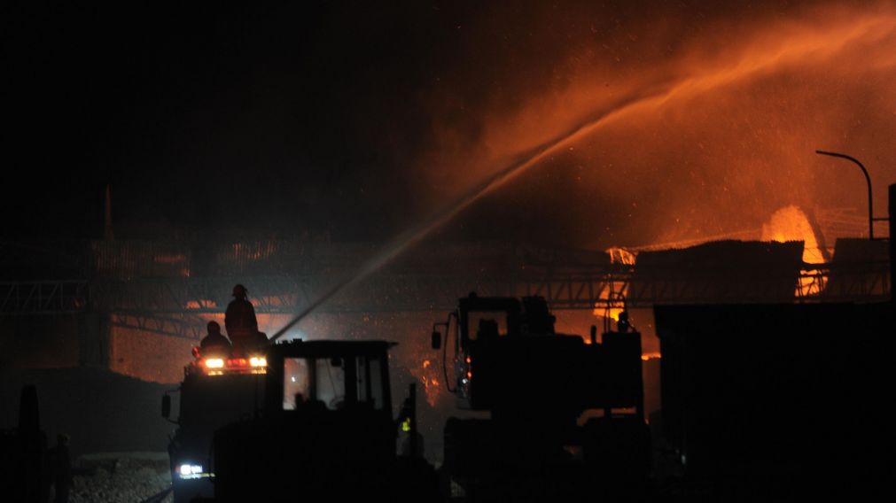 El incendio fue combatido por varias dotaciones de bomberos de diversas localidades (T�lam).