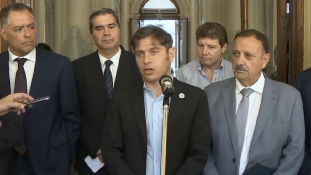 Axel Kicillof en compañía de los gobernadores presentes en la reunión de hoy.