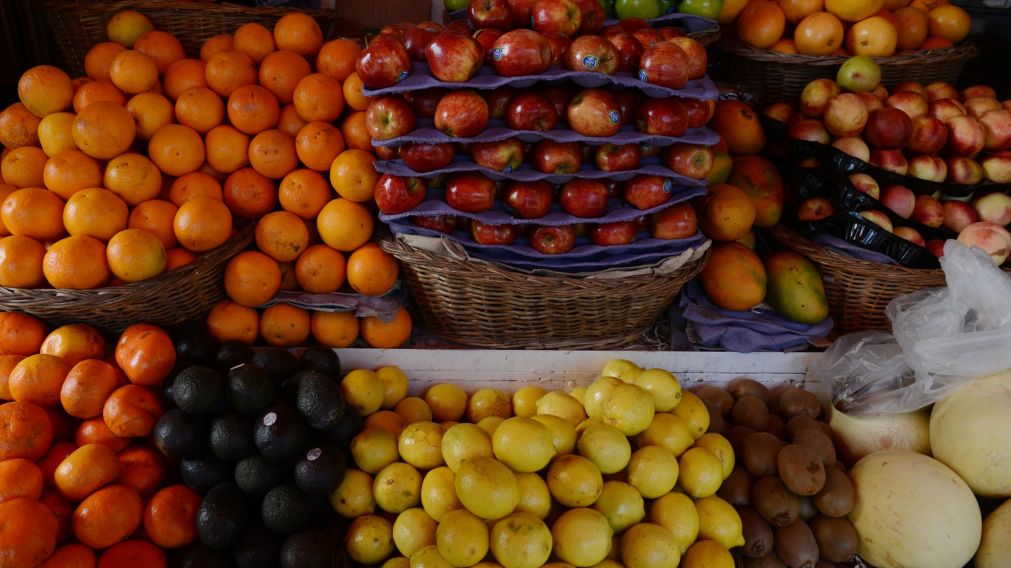 Pera, manzana y naranja, entre lo que más aumentó.