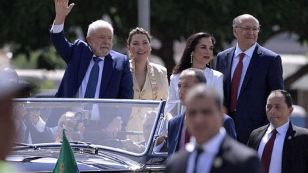 Asunción de Lula: homenajearon a Pelé y al Papa Benedicto XVI.