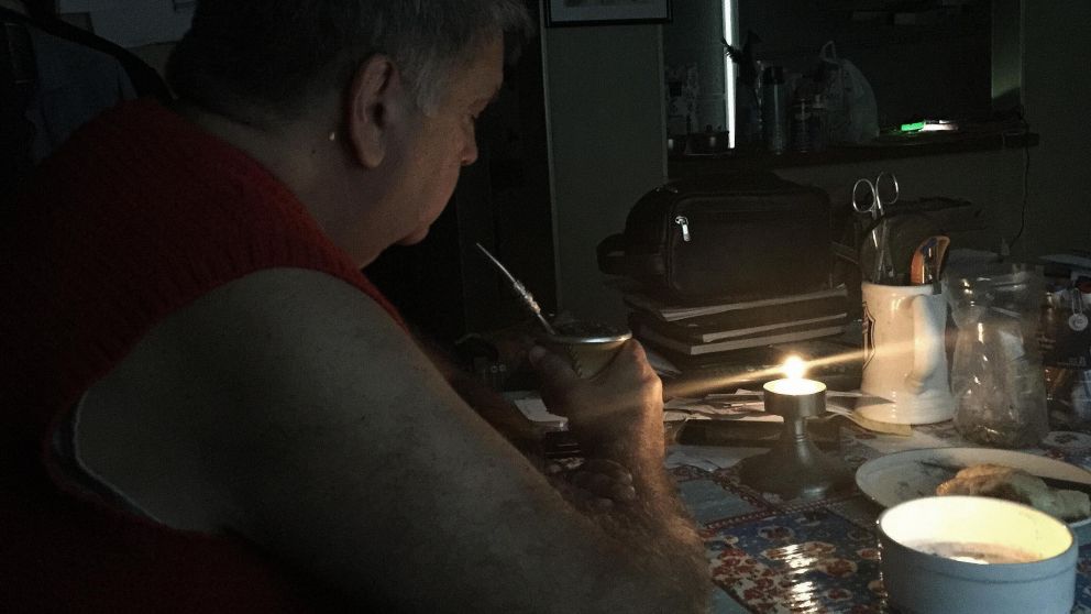 Miles de usuarios estuvieron afectados por un corte de luz después de medianoche (Carlos Ventura / Crónica / Archivo).