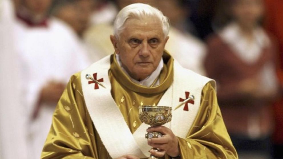 Cómo es el rito funerario ante la muerte de un Papa y por qué el de Benedicto XVI tendrá una novedad