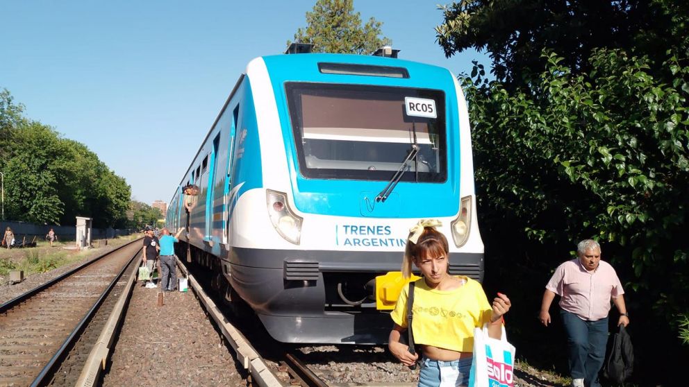 Miles de usuarios del Tren Sarmiento se vieron afectados por fallas en el servicio.