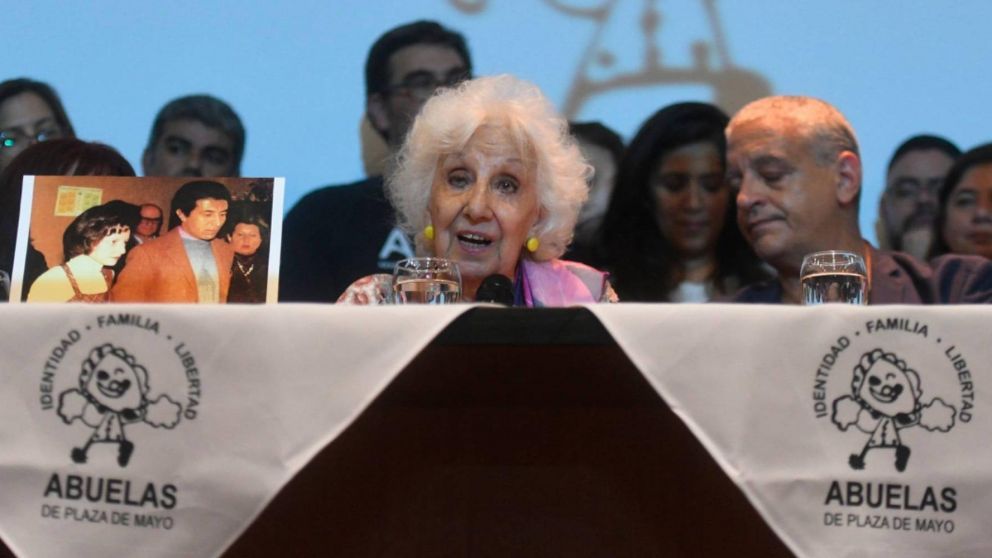 Las Abuelas de Plaza de Mayo anuncian la restitución del nieto número 132.