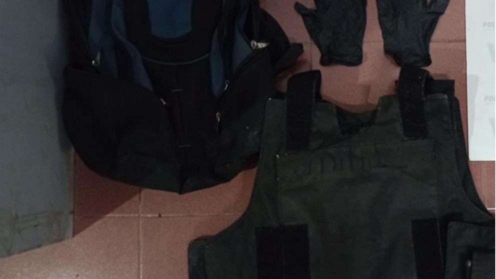 Estos son los objetos que fueron secuestrados por los policías en los procedimientos.