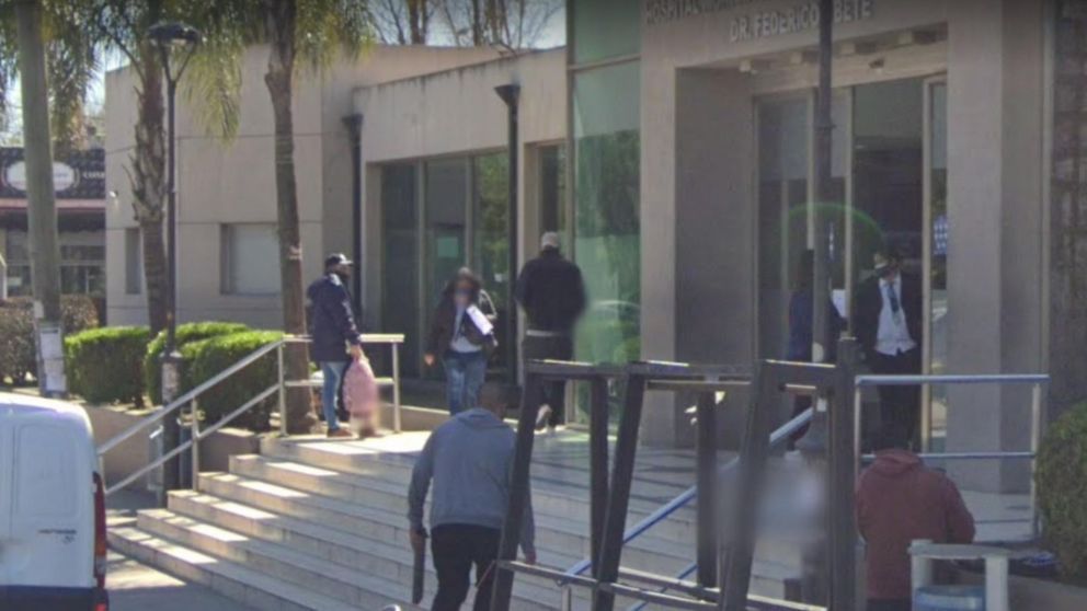 A raíz de sus graves heridas, Jonathan Lesmas pereció en este centro asistencial.