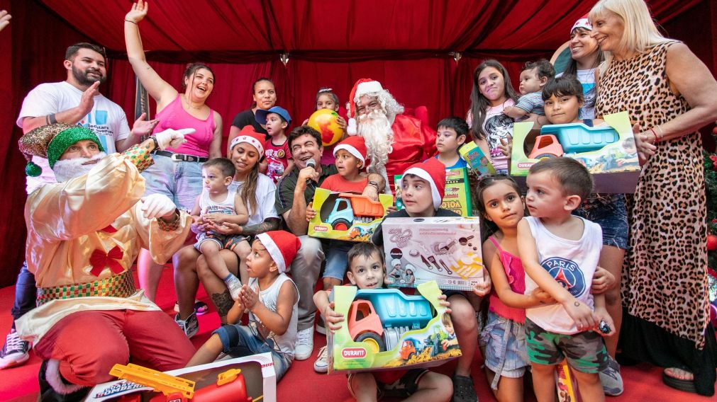 Fernando Espinoza: “En La Matanza más de 200 mil niñas y niños ya recibieron sus regalos de Navidad”.