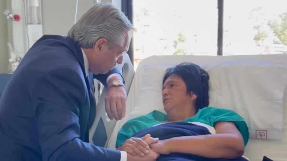 El día en que Alberto Fernández visitó a milagro Sala en el sanatorio donde permaneció internada por una trombosis.