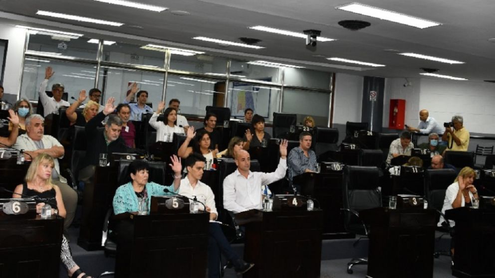 Aprobaron el presupuesto municipal de mas de $ 65 mil millones y el aumento de tasas de un 60%