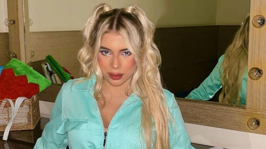 una influencer dijo cómo deben comportarse los hombres en un restaurante durante la primera cita y se volvió viral.