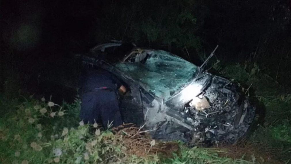 Así quedó el auto que chocó con la moto en la Ruta 36.