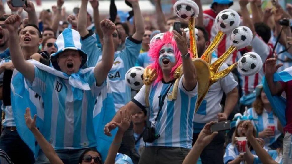 La fiebre mundialista arrasó con los productos de cotillón relacionados con la Selección.