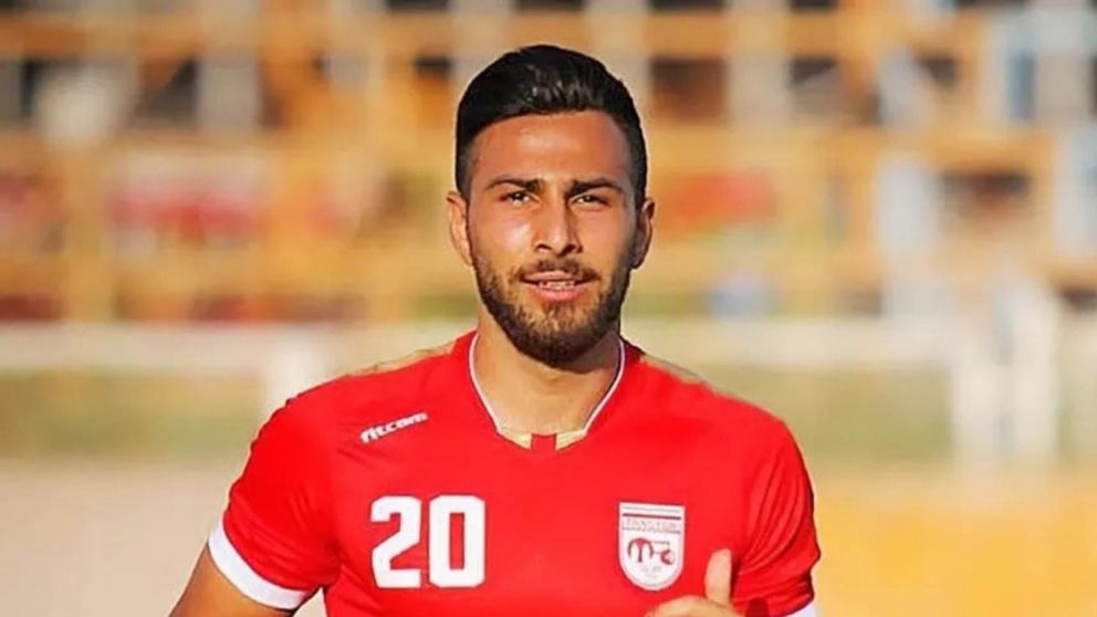Amir Nasr-Azadani tiene 26 años y juega en el Tractor de la Persian Gulf Pro League.