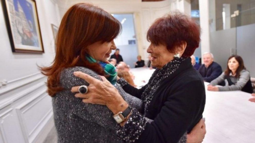 Taty Almeida cuestionó el fallo del Tribunal Oral Federal N° 2 contra Cristina Kirchner.