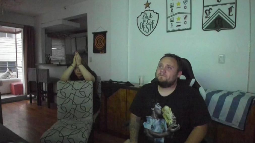 El hincha argentino no pudo contener la euforia por el triunfo.