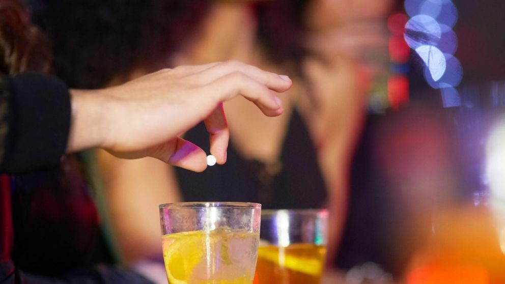 El depravado drogó a la adolescente antes de consumar la agresión sexual.