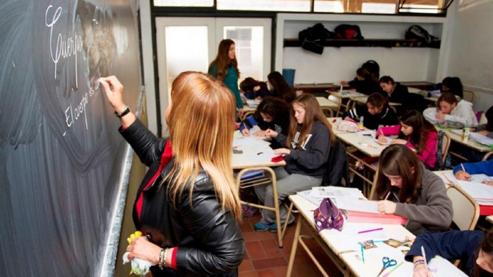 La docente quiso alertar a las alumnas con su demostración (Imagen ilustrativa).