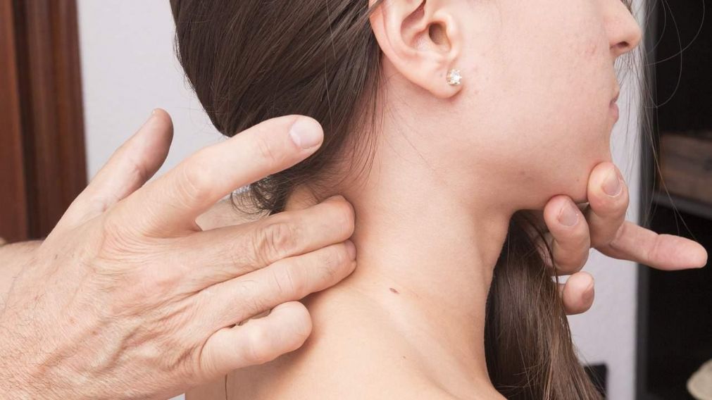Hay varias formas de tratar la cervicalgia (Imagen ilustrativa).