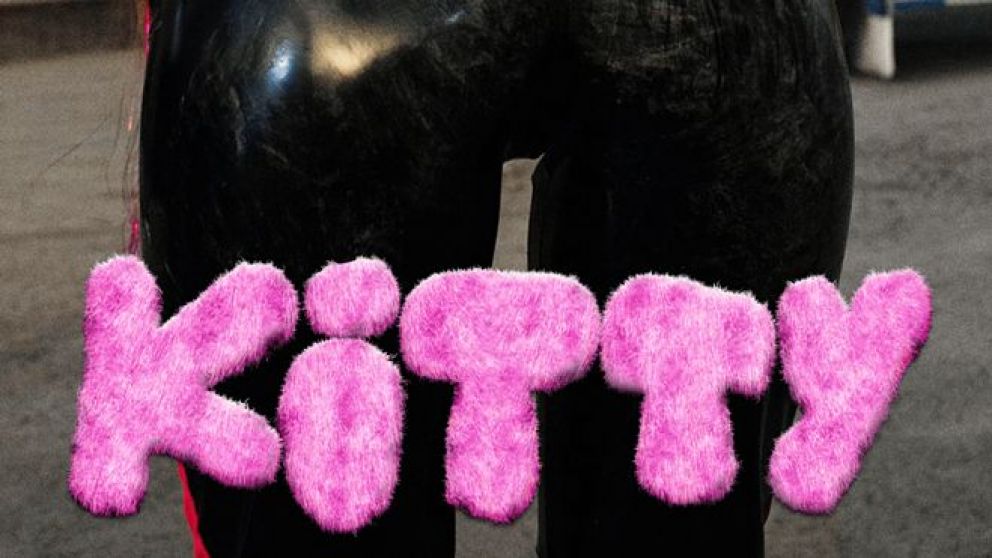 �ngela Torres lanz� su nuevo single "Kitty"