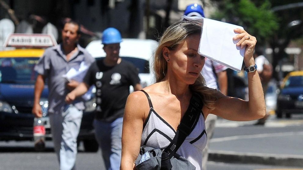 El nivel naranja que rige sobre CABA implica un "efecto moderado a alto en la salud".