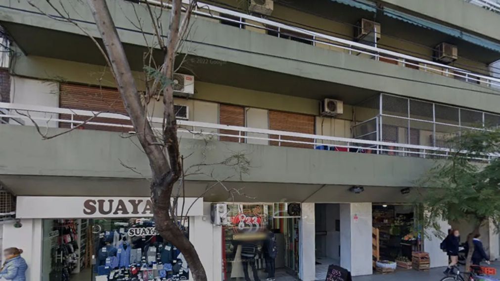 El edificio donde vivía la víctima.