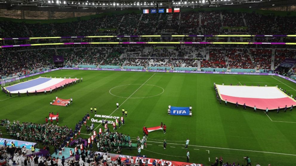 Francia le ganó a Polonia en los octavos del Mundial Qatar 2022 y los hinchas argentinos dijeron presente (Twitter/@fifaworldcup_es).