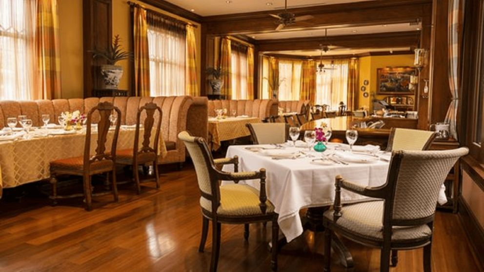 Una mujer escribió una reseña negativa sobre un restaurante y otro cliente la desmintió.