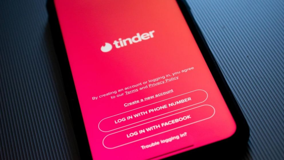 El ex soldado había conocido en Tinder a las sospechosas.