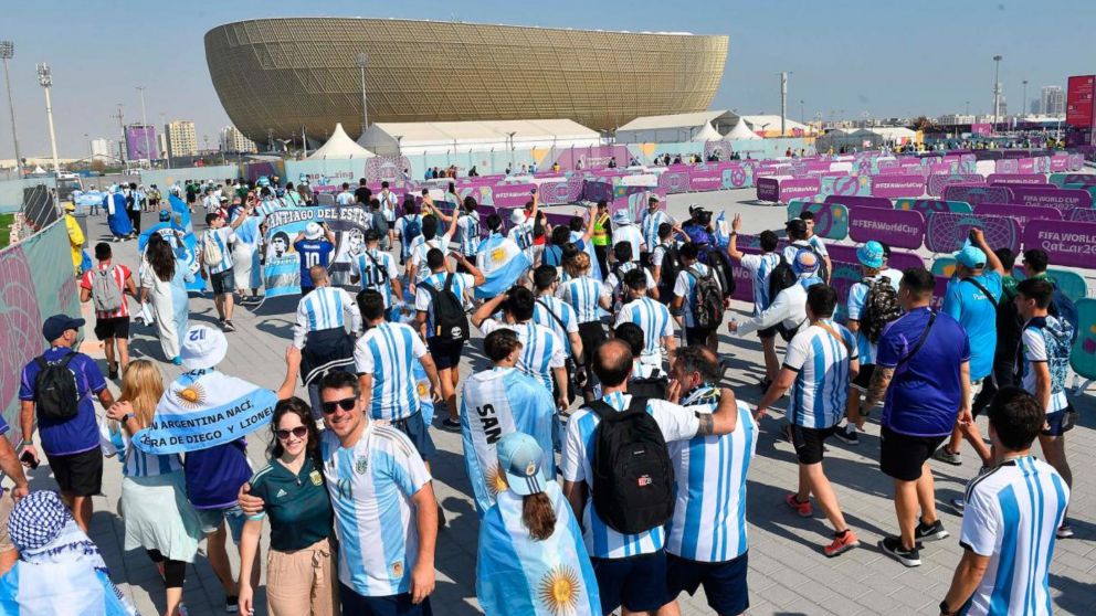 Estafa a la ilusión de los hinchas argentinos que van al mundial Qatar 2022 (Telam).